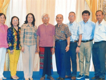 ครูแพทย์แห่งชาติ : ศิษย์เก่าคณะแพทยศาสตร์ จุฬาลงกรณ์มหาวิทยาลัย รุ่น 22 
ร่วมใจแสดงความยินดีแด่ รศ.นพ.ปรีดา ทัศนประดิษฐ์ ในโอกาสได้รับรางวัล 
“ครูแพทย์แห่งชาติ” ประจำปี 2559 จากกลุ่มสถาบันแพทยศาสตร์แห่งประเทศไทย 
โดยมี พญ.สุกัญญา โพธิกำจร, พญ.อุษณีย์ เกษมศานติ์, พญ.จิราภรณ์ นนทสุต, 
นพ.โกวิทย์ ตันติประวรรณ, นพ.สุมิตรา สุตรา, นพ.สุรชัย วิจารณ์กัยกิจ และ
นพ.เธียรชัย สุวรรณเพ็ญ ร่วมยินดีด้วย ณ ห้องมณเฑียรทิพย์ โรงแรมมณเฑียร กรุงเทพ ถนนสุรวงศ์