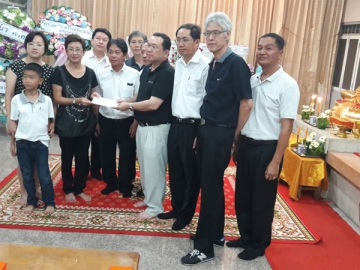 สุคติ : เพื่อนห้อง 504 ศิษย์เก่าวัดราชาธิวาสปี 2521 นำโดย อภิชาต กุสุมาลย์, 
วันชัย วงศ์มีชัย ร่วมเป็นเจ้าภาพงานศพ อ๋อย-อมรินทร์ สว่างอริยะสกุล 
เพื่อนร่วมรุ่น ที่ศาลา 27 วัดธาตุทอง