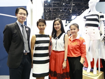 จัดต่อเนื่อง : นพ.ธนัญชัย อัศดามงคล ผอ.ศูนย์ศัลยกรรมความงาม รพ.บางมด, นพ.อภิรักษ์ ตีระลัภนานนท์ และ พญ.รสิตา อัศดามงคล จัดโครงการ Happily Ever After by Bangmod เปลี่ยนคุณเป็นคนใหม่ มั่นใจและปลอดภัยด้วยทีมแพทย์เฉพาะทางที่มีประสบการณ์กว่า 30 ปี โดยผู้ชนะโครงการในเดือนมิถุนายนที่ผ่านมา ได้แก่ ปรัชญา เขื่อนแก้ว และรางวัล Gift Voucher 2 รางวัลได้แก่ รักษ์ชนก เสือสุขภาพ และ ศินดา ประเดิม ที่ศูนย์ศัลยกรรมความงาม รพ.บางมด