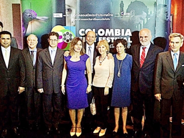 วันชาติโคลอมเบีย : H.E. Dr. Andelfo Garcia เอกอัครราชทูตโคลอมเบียประจำราชอาณาจักรไทย จัดงานเฉลิมฉลองในโอกาสครบรอบ 206 ปี วันชาติโคลอมเบีย พร้อมเปิดงานเทศกาลภาพยนตร์ (Colombia Film Festival 206) ท่ามกลางทูตานุทูตและนักศึกษาจากหลากหลายสถาบัน ตลอดจนแขกผู้มีเกียรติต่างๆ มากมาย ณ Esplanade Cineplex ถนนรัชดาภิเษก