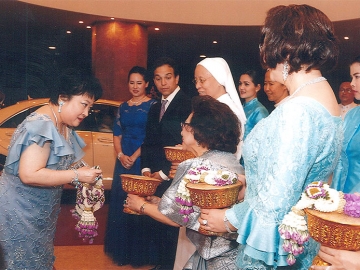 เฉลิมพระเกียรติ : พระเจ้าวรวงศ์เธอ พระองค์เจ้าโสมสวลี พระวรราชาทินัดดามาตุ เสด็จเป็นองค์ประธานในงานกาลาดินเนอร์เฉลิมพระเกียรติ 84 พรรษา “สุนทรีย์รมย์สมเด็จพระบรมราชินีนาถ” จัดโดยสหสมาคม ศิษย์เซนต์ปอลชาร์ตร ณ ห้องแกรนด์บอลรูม โรงแรมแชงกรี-ลา กรุงเทพฯ โดยมี ดร.วีณา เชิดบุญญชาติ และ คุณหญิงปัทมา ลีสวัสดิ์ตระกูล รับเสด็จ