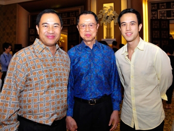 กลินท์ สารสิน กับคู่พ่อ-ลูก ทพ.พิทักษ์-นดล ไชยเจริญ