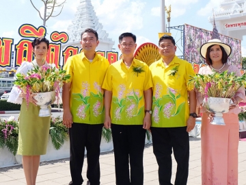 แห่งเดียวในโลก : ชรัส 
บุญณสะ รองผู้ว่าฯ จ.สระบุรี ร่วมกับ ชนัตถ์ 
นันทปัญญา รองนายก
เทศมนตรีเมืองพระพุทธบาท 
และ ชัชวาล แสงประพาฬ ร่วมในพิธีเปิด “งานประเพณีตักบาตรดอกเข้าพรรษา และถวายเทียนพระราชทาน ประจำปี 2559” ซึ่งถือเป็นงานประเพณีที่อยู่คู่กับประชาชนชาวเมืองพระพุทธบาท จ.สระบุรี มาช้านาน และถือเป็นประเพณีประจำปีหนึ่งเดียวในโลก 
ตามแผนสนับสนุนโครงการยุทธศาสตร์และนโยบายรัฐ เพื่อผลักดันและส่งเสริมการท่องเที่ยว
ในประเทศไทย ณ วัดพระพุทธบาทราชวรมหาวิหาร จ.สระบุรี