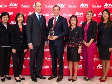 นายจ้างดีเด่น 

มร.มาร์ลิน บราวน์ ผู้จัดการใหญ่ และรองประธานฝ่ายสมาชิกบัตรประเทศไทย บริษัท อเมริกัน เอ็กซ์เพรส (ไทย) จำกัด เป็นตัวแทนรับมอบรางวัล “สุดยอดนายจ้างดีเด่นแห่งประเทศไทยประจำปี 2559” จัดโดย เอออน ฮิววิท เพื่อมอบให้กับองค์กรที่น่าทำงานมากที่สุดและให้ความสำคัญกับทรัพยากรบุคคล ซึ่งนับเป็นปีที่ 2 ติดต่อกันแล้วที่อเมริกัน เอ็กซ์เพรสได้รับมอบสำหรับรางวัลอันทรงเกียรตินี้ ที่โรงละครอักษราคิงพาวเวอร์ เมื่อเร็วๆ นี้