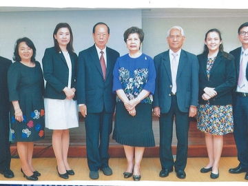 บุคลิกภาพผู้นำ : ดร.สฤต สันติเมทนีดล และ ดร.บุญปลูก ชายเกตุ เชิญ คุณหญิงทิพาวดี เมฆสวรรค์ เป็นวิทยากรบรรยายเรื่อง “บุคลิกภาพผู้นำที่ดี เก่งและสง่างาม” โดยมี ดร.สุทธิพร บุญส่ง, นพ.สุรสิทธิ์ ตั้งสกุลวัฒนา, พญ.จัญจุรี อัศวุตมางกุร, ชลาลัย สุขสถิตย์ และ ภญ.อรอนงค์ เหล่าตระกูล ร่วมฟังด้วย ณ สำนักงานก.พ. ถนนติวานนท์ นนทบุรี
