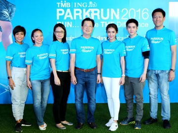 เดิน-วิ่งมินิมาราธอนการกุศล : บุญทักษ์ หวังเจริญ ประธานเจ้าหน้าที่บริหารทีเอ็มบี ร่วมกับ มิสไอลีน เลา กรรมการผู้จัดการสื่อสารองค์กร ไอเอ็นจีแบงก์ เอเชีย จัดแถลงข่าวเปิดตัวกิจกรรมเดิน-วิ่งมินิมาราธอน การกุศล “TMB I ING ParkRun 2016” จะร่วมกันวิ่งและให้กำลังใจด้วยการบริจาคเพื่อช่วยผ่าตัดเด็กโรคหัวใจให้มีชีวิตที่ดีขึ้น ณ ทีเอ็มบี สำนักงานใหญ่ ถนนพหลโยธิน