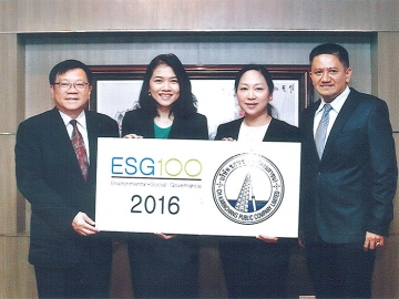 ดีเด่น : ดร.สุภามาส ตรีวิศวเวทย์ กรรมการผู้จัดการใหญ่ บริษัท ช.การช่าง จำกัด (มหาชน) พร้อมด้วยคณะผู้บริหารเข้ารับรางวัล “ESG 100” ประจำปี 2559 ต่อเนื่องเป็นปีที่ 2 จาก สุธิชา เจริญงาม รองผู้อำนวยการสถาบันไทยพัฒน์ ในฐานะเป็น 1 ใน 100 บริษัทจดทะเบียนที่มีความโดดเด่นในการดำเนินธุรกิจด้านสิ่งแวดล้อม สังคมและธรรมาภิบาล ณ อาคารวิริยะถาวร