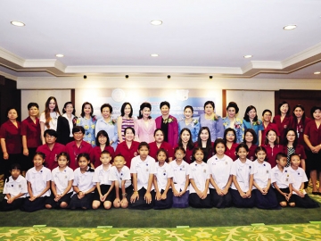 ดร.ผุสดี ตามไท รองผู้ว่าราชการกรุงเทพมหานคร เป็นประธานในพิธีมอบทุนสนับสนุนการศึกษา มูลนิธิช่วยการศึกษากรุงเทพมหานคร ครบ 55 ปี มูลนิธิฯ ถวายเป็นพระราชกุศลฯ