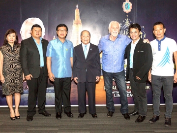 ฉลอง 84 พรรษามหาราชินี : ฯพณฯ ธานินทร์ กรัยวิเชียร องคมนตรี เป็นประธานในงานแสดงคอนเสิร์ตครั้งพิเศษของศิลปินระดับโลก “เคนนี่ โรเจอร์ส” ร่วมฉลองกิจกรรม “งานศิลป์ของแม่” เฉลิมพระเกียรติสมเด็จพระนางเจ้าสิริกิติ์ พระบรมราชินีนาถ เนื่องในโอกาสมหามงคลทรงเจริญพระชนมพรรษา 84 พรรษา โดยมี ประยูร รัตนเสนีย์, ณฐนนท์ ดนัยพิริยะ, สรยุทธ เพ็ชรตระกูล, อารยา จิตตโรภาส และ วินิจ เลิศรัตนชัย เข้าร่วมงาน ณ รอยัล พารากอนฮอลล์ ศูนย์การค้าสยามพารากอน