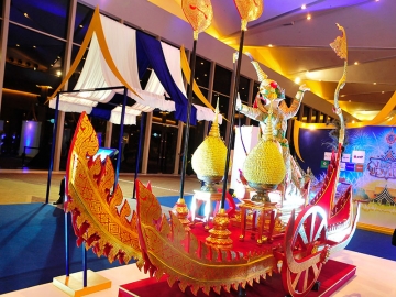 ส่วนหนึ่งของงานประมูลสร้างผลงานและกวาดรางวัลการประกวดในระดับนานาชาติ