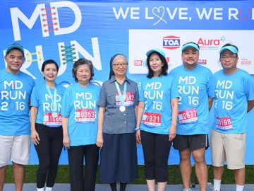 “MD RUN 2016” วิ่งนี้เพื่อครู : วิวรรณ สารกิจปรีชา นายกสมาคมนักเรียนเก่ามาแตร์เดอีวิทยาลัยฯ ร่วมกับ ศกร ทวีสิน และ โรงเรียนมาแตร์เดอีฯ จัดงาน “MD RUN 2016 : WE LOVE, WE RUN” ให้นักเรียนเก่า-นักเรียนปัจจุบันและครอบครัว มารวมพลังเดิน-วิ่ง การกุศล เพื่อนำรายได้สมทบทุนสวัสดิการและสร้างความมั่นคงให้คุณครูหลังเกษียณอายุ ในโครงการ “พันดวงใจ เพื่อครูอาวุโส” โดยมี ธนัตถ์ สิงหสุวิช,สุทธิพงศ์ ทัดพิทักษ์กุล ร่วมงานด้วย ณ บริเวณรอบโรงเรียนมาแตร์เดอี