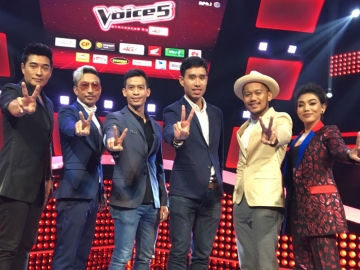 ทำเป้าหมายให้สำเร็จ : ภูธิชย์ เธียรธิติกุล ผจก.ด้านการตลาดผลิตภัณฑ์กาแฟกระป๋อง
พร้อมดื่ม “เบอร์ดี้ เอสเปรสโซ่” แถลงข่าวเปิดตัวโค้ชคนใหม่ของรายการ เดอะวอยซ์ 
เสียงจริง ตัวจริง ซีซั่น 5 เพื่อเป็นกำลังใจให้ทุกคนมุ่งมั่นและตั้งใจทำตามความฝัน โดยมี 4 โค้ชนักร้อง ร่วมงาน ที่เซ็นเตอร์พอยท์สตูดิโอ สุขุมวิท 105