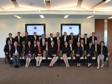 หลักสูตร CEO รุ่น 227/20 : งานเปิดตัวหลักสูตร Director Certification Programme 16 สถาบันกรรมการบริษัทไทย โดยมี ดร.น้ำเพชร อยู่สกุล (บริษัท วิงสแปน เซอร์วิสเซส จำกัด) เป็น CEO ของรุ่นและข้าราชการระดับสูงร่วมหลักสูตร อาทิ พล.อ.อ.ศิวเกียรติ์ ชเยมะ รองปลัดฯกลาโหม อภิชาติ ชินวรรโณ ปลัดฯต่างประเทศ, สมภพ มงคลพิทักษ์สุข รองประธานกรรมการกลุ่มเกษตรและอาหาร CP All ณ สถาบันกรรมการตลาดทุน ราชพฤกษ์