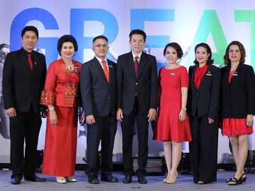 เผยความสำเร็จ : จิรชีพ เฮ้ง ผู้จัดการฝ่ายพัฒนาธุรกิจ ยูนิลีเวอร์ เน็ทเวิร์ค ประเทศไทย บริษัท ยูนิลีเวอร์ไทย เทรดดิ้ง จำกัด จัดงาน (เกรท เดย์) เราทำได้ คุณทำได้ งานที่เปิดโอกาสทางธุรกิจครั้งสำคัญ กับการที่จะได้เป็นผู้ร่วมธุรกิจ
เครือข่าย ยูนิลีเวอร์ เน็ทเวิร์ค โดยมี พ.อ.วัฒนา จำชาติ นำทีมบุคคลต้นแบบ ได้แก่ กชนิภา ชินบัญชร, นวรัตน์ ฤดีพิพัฒน์พงศ์, นงนภัส ธันยาฤทธิ์ และ อรุณวรรณ มฤคสนธิ ที่ประสบความสำเร็จในธุรกิจเครือข่าย ยูนิลีเวอร์ เน็ทเวิร์ค มาร่วมแบ่งปันประสบการณ์ ณ ยูนิลีเวอร์ เฮ้าส์ ถนนพระราม 9