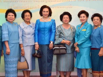 คุณหญิงจามรี สนิทวงศ์ ณ อยุธยา,คุณหญิงอุไรวรรณ สวัสดิศานต์, ท่านผู้หญิงอังกาบ บุณยัษฐิติ, คุณหญิงปัทมา ลีสวัสดิ์ตระกูล,ท่านผู้หญิงฉัตรแก้ว นันทาภิวัฒน์, อ.รัตนา วิชญาณรัตน์, เบญจมาศ รุจิรวงศ์, ศรีชนก วัฒนศิริ