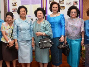ท่านผู้หญิงอังกาบ บุณยัษฐิติ, ท่านผู้หญิงฉัตรแก้ว นันทาภิวัฒน์, คุณหญิงปัทมา ลีสวัสดิ์ตระกูล, รศ.ดร.วีณา เชิดบุญญชาติ, สวลี ผกาพันธุ์