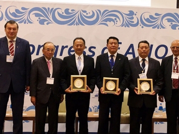 รับรางวัล : วิเศษ วิศิษฏ์วิญญู เข้ารับรางวัล IKA (Ishikawa-Kano Award) จาก Dr.Noriaki Kano โดยได้มีการเสนอชื่อ และคัดเลือกจากสมาชิก ANQ (Asian Quality Network) 17 ประเทศ ในงาน ANQ Congress 2016 Vladivostok ที่จัดขึ้น ณ ประเทศรัสเซีย