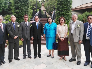 เยี่ยมชม : ไพรัช วรปาณิ,อรรถพล ใหญ่สว่าง และ สายทิพย์ เชาวลิตถวิล รับเชิญไปเยี่ยมชม โพธาลัย เลเซอร์ปาร์ค สนามไดรฟ์กอล์ฟและศูนย์สุขภาพ มาตรฐานดีในไทย โดยมี อนันต์-วัลย์ณี ทวีแสงศิริ พร้อมด้วย ปรีดา-วัลลภ ตั้งตรงจิตร บอสใหญ่ ต้อนรับ ที่ถนนโยธินพัฒนา 3 บางกะปิ