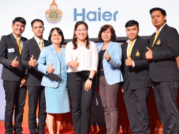 เตรียมความพร้อม : ประภัสสร สุภาพ ผช.รองประธาน ฝ่ายพัฒนาและสื่อสารองค์กร กลุ่ม 
บ.ไฮเออร์ ประเทศไทย เป็นวิทยากรบรรยายพิเศษในงานปัจฉิมนิเทศ ในหัวข้อเรื่อง “ทักษะการใช้ชีวิต” แก่นักศึกษาชั้นปีที่ 4 จำนวนกว่า 800 คน เพื่อเป็นการแบ่งปันประสบการณ์และเตรียมความพร้อมก่อนออกไปสู่ระบบการทำงานจริง โดย ผศ.ดร.ยุพาภรณ์ อุไรรัตน์ คณบดีคณะบริหารธุรกิจ ต้อนรับ ณ ม.เทคโนโลยีราชมงคลศรีวิชัย จ.สงขลา