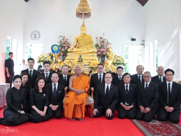 กฐินพระราชทาน : ตลอดระยะเวลา 10 ปีที่ผ่านมา พระบาทสมเด็จพระปรมินทรมหาภูมิพลอดุลยเดช ทรงพระกรุณาโปรดเกล้าฯ พระราชทานผ้าพระกฐินให้กลุ่มบริษัทเบญจจินดา น้อมนำไปถวายพระสงฆ์จำพรรษาถ้วนไตรมาส แก่วัด 9 แห่ง มีรายนามวัดดังนี้ 1. วัดหลักสี่ 2. วัดเทวสุนทร ติดต่อกัน 2 ปี 3. วัดเสมียนนารี 4. วัดชลประทานรังสฤษฏ์ 5. วัดพระศรีมหาธาตุ 6. วัดปทุมคงคาราชวรวิหาร 7. วัดกัลยาณมิตร 8. วัดยานนาวา 9. วัดพระราม ๙ กาญจนาภิเษก