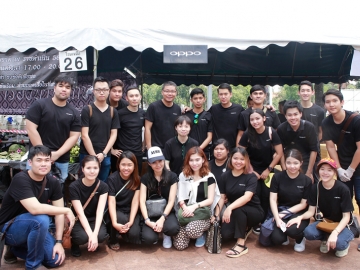 ทำดีถวายพ่อหลวง : มาร์ค สิงห์ ประธานกรรมการบริหารและ ชานนท์ จิรายุกุล ผู้อำนวยการฝ่ายการตลาด พร้อมด้วยกลุ่มผู้บริหารและพนักงานบริษัท ไทยออป โป้ จำกัด ร่วมเป็นส่วนหนึ่งในการทำความดี ถวายเป็นพระราชกุศลแด่ พระบาทสมเด็จพระปรมินทรมหาภูมิพลอดุลยเดช ณ บริเวณท้องสนามหลวง