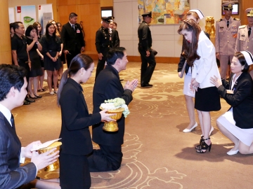 สมเด็จพระเจ้าลูกเธอ เจ้าฟ้าจุฬาภรณวลัยลักษณ์ อัครราชกุมารี เสด็จทรงเปิดการประชุมวิชาการโรคมะเร็งแห่งชาติ ครั้งที่ 13 จัดโดย สถาบันมะเร็งแห่งชาติ กรมการแพทย์ กระทรวงสาธารณสุข ณ โรงแรมมิราเคิล แกรนด์ คอนเวนชั่น โดยมี ดร.อัศวิน อิงคะกุล ประธานกรรมการบริหาร มิราเคิล กรุ๊ป, อนัคพล อิงคะกุล และ ลักษมีกานต์ อิงคะกุล ผอ.กลุ่มสายงานปฏิบัติการองค์กร รับเสด็จ