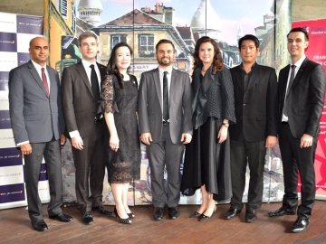 บงชูร์ เฟรนช์ แฟร์ 2016 : มร.อเล็กซอง ดูปอง ประธานหอการค้าฝรั่งเศส-ไทย ร่วมกับ สุกัญญา เอื้อชูชัย ผู้อำนวยการหอการค้าฝรั่งเศส-ไทย แถลงข่าวการจัดงาน “บงชูร์ เฟรนช์ แฟร์ 2016” งานแสดงและจำหน่ายสินค้าจากฝรั่งเศสและประเทศในแถบทะเลเมดิเตอร์เรเนียน ภายใต้คอนเซ็ปต์ “วีฟ ลา เมดิแตราเน่” โดยมี นนทกานต์ ทัพพะรังสี และ ธีรพจน์ ลือเลิศธรรม มาร่วมงาน ณ ร้านไวน์ คอนเน็คชัน ทาปาส บาร์ แอนด์ บิ สโตร สาขาเรนฮิลล์