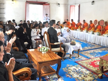 กฐินพระราชทาน : สุรพล เตชะหรูวิจิตร กก.ผจก.ศูนย์การค้าเซียร์ รังสิต เป็นประธานนำผ้ากฐินพระราชทานทอดถวาย ณ วัดเขาแก้ววรวิหาร จ.สระบุรี โดยมี อารีย์ เตชะหรูวิจิตร, สุรพงษ์ เตชะหรูวิจิตร และ พรพรรณ ตันอริยกุล พร้อมคณะผู้บริหาร พนักงานโรงแรมเอเชีย กรุงเทพฯ และบริษัทในเครือ ร่วมบุญ