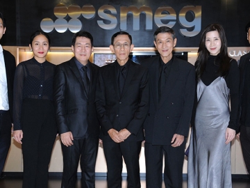 ดีไซน์สุดล้ำ : วันชัย-วิรชัย-วิรพงษ์ สวนศิลป์พงศ์ กรรมการ บจก.เพ็น เค อินเตอร์
เทรดดิ้ง จัดงาน “SMEG: Dolce Stil Novo” เปิดตัวเครื่องครัว Dolce Stil 
Novo ด้วยนวัตกรรมผสมผสานเทคโนโลยีทันสมัย โดยมี ม.ร.ว.นิภานพดารา ยุคล, 
อธิชัย โปษยานนท์ และ จารุจิต ใบหยก ร่วมงาน ที่เมืองทองธานี