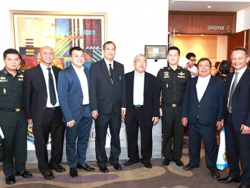 โปรโมทฮาลาลโฮเต็ล : อะหมาน หมัดอะดัม ผู้อำนวยการ การท่องเที่ยวแห่งประเทศไทย สำนักงานมาเลเซีย-บรูไน ร่วมกับ รอศักดิ์ มูลทรัพย์ ประธานกรรมการบริหารและซีอีโอ โรงแรมอัล มีรอซ คอนเซ็ปต์ฮาลาลโฮเต็ล 100% จัดเลี้ยงพบปะตัวแทนการท่องเที่ยวมาเลเซีย เพื่อส่งเสริมตลาดนักท่องเที่ยวมุสลิม โดยมี พ.อ.สิรภพ ศุภวานิช, ศ.ดร.อิมรอน มะลูลีม และ สัญญา แสงบุญ ร่วมงาน ณ โรงแรมเบอร์จายา ไทม์สแควร์ กัวลาลัมเปอร์ ประเทศมาเลเซีย