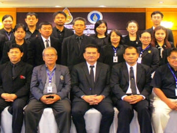 ชื่นรัก : อภัย จันทนจุลกะ รองประธานมูลนิธิอาสาเพื่อนพึ่ง (ภาฯ)ยามยาก และภริยา พร้อมด้วย พล.อ.ดาว์พงษ์ รัตนสุวรรณ รมว.ศึกษาธิการ และภริยา เป็นประธานพิธีฉลองมงคลสมรส มนัสนันท์ ศรีหมากสุก กับ วรพล ฟักอังกูร บุตร ธวัชชัย-ดวงพร ฟักอังกูร ที่โรงแรมมิราเคิล แกรนด์ คอนเวนชั่น