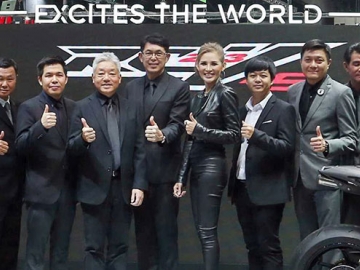 10 คันในประเทศไทย     มร.โยอิจิ มิซึทานิ ประธานกรรมการบริหาร บจก.เอ.พี. ฮอนด้า ส่งมอบรถ ฮอนด้าบิ๊กไบค์ RC213V-S ราคาคันละ 8.7 ล้านบาท ให้แก่ ธัญญ่า กินเนสส์ 1ในลูกค้า ที่ บูธฮอนด้าบิ๊กไบค์ ภายในงานมอเตอร์เอ็กซ์โป 2016 ซึ่งจะจัดถึงวันจันทร์ที่ 12 ธ.ค.2559 ที่ อิมแพ็ค เมืองทองธานี