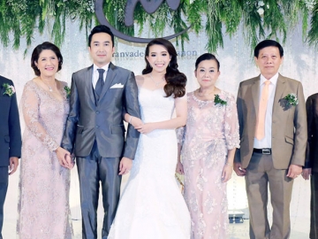 ตราตรึงซึ้งรัก : จิรชัย มูลทองโร่ย ประธานกรรมการ การประปาส่วนภูมิภาค และภริยา เป็นประธานพิธีฉลองมงคลสมรส ระหว่าง ธารวดี ธีระวิภาค บุตรี อัญชลี -วินัย ธีระวิภาค กับ ณฐนน มีสุวรรณ บุตร วรรณี มะหะหมัด ท่ามกลางแขกเหรื่อที่มาร่วมอวยพรอย่างอบอุ่น ที่โรงแรมมิราเคิล แกรนด์ คอนเวนชั่น