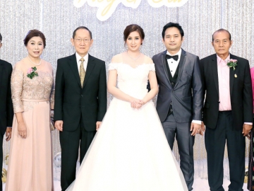 ดวงแก้วกลางใจ : โชติ โสภณพนิช ประธานกรรมการบริหาร บริษัท กรีนสปอต จํากัด เป็นประธานพิธีฉลองมงคลสมรส ระหว่าง ชญาตา แก้วมรินทร์ บุตรี วุฒิชัย -กาญจนาพร แก้วมรินทร์ กับ สยาม กาญจนานนท์ บุตร จ.ส.อ.อมร ขนบดี - วรรธณา กาญจนานนท์ ที่ โรงแรมมิราเคิล แกรนด์ คอนเวนชั่น