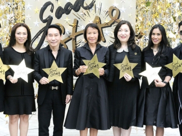 ปรากฏการณ์ดีๆ : ศุภลักษณ์ อัมพุช รอง ปธ.กก.บจก.เดอะมอลล์ กรุ๊ป เปิดกิจกรรม “Let’s Give Good : Good Star” ด้วยแนวคิด “การเริ่มต้นปี การเริ่มต้นสิ่งที่ดี และการทำความดี” ตั้งแต่วันนี้ ถึง 4 ม.ค. 2560 ที่ ห้างสรรพสินค้าเดอะมอลล์ ทุกสาขา, ดิ เอ็มโพเรียม, ดิ เอ็มควอเทียร์, สยามพารากอน และ บลูพอร์ต หัวหิน