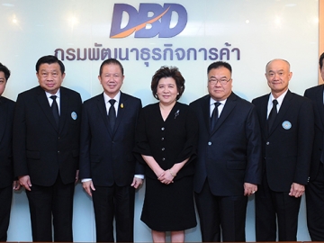 หารือ : บรรจงจิตต์ อังศุสิงห์ อธิบดีกรมพัฒนาธุรกิจการค้า และ สนั่น 
อังอุบลกุล ประธานคณะกรรมการส่งเสริม
และพัฒนาสมาคมการค้า จัดประชุมเพื่อวางยุทธศาสตร์การส่งเสริมและพัฒนา ศักยภาพการค้า ระหว่างกรมพัฒนาธุรกิจการค้า และสภาหอการค้าแห่งประเทศไทย โดยมี อธิป พีชานนท์, ประสงค์ เอาฬาร, สุรพงษ์ เตชะหรูวิจิตร, โฆสิต สุวินิจจิต, จิรวัฒน์ ตั้งกิจงามวงศ์, อมรเทพ ทวีพานิชย์ และ สลิลา 
เทพเกษตรกุล ร่วมงาน ที่กรมพัฒนาธุรกิจการค้า กระทรวงพาณิชย์