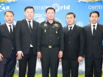 29 สาขาทั่วประเทศ : พล.อ.เทพพงศ์ ทิพยจันทร์ ผช.ผบ.ทบ. และ ดร.วิณะโรจน์ ทรัพย์ส่งสุข อธิบดีกรมส่งเสริมสหกรณ์ ร่วมเปิดงาน “ข้าวประชารัฐ” เพื่อช่วยเหลือเกษตรกรผู้ปลูกข้าวที่ประสบปัญหาข้าวราคาตกต่ำ โดยจำหน่ายถึง 21 ธ.ค.2559 ที่ ศูนย์การค้าเซ็นทรัลเวิลด์, เซ็นทรัลพลาซา และเซ็นทรัลเฟสติวัล