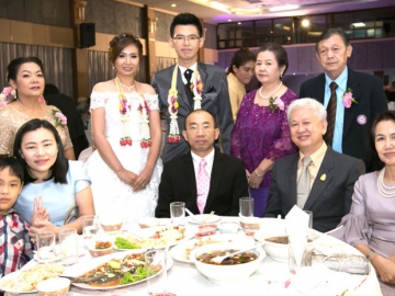 ตั้งมั่นในรักเรา : ศุภชัย ธนาโอฬาร ผู้พิพากษาหัวหน้าคณะในศาลแพ่งธนบุรี เป็นประธานในพิธีฉลองมงคลสมรสระหว่าง อัญชลี แก้วตา บุตรี ศัทธารมย์ แก้วตา-มณี ช่วงวงญาติ กับ ฉัตรชัย ตั้งมั่นสุจริตกุล บุตร สมชัย-อัจฉรา 
ตั้งมั่นสุจริตกุล โดยมีญาติมิตรร่วมอวยพร ที่หอประชุม โรงเรียนมัธยมวัดสิงห์