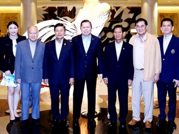 จัดควบรวบยอด : พล.อ.อัครเดช ศศิประภา ประธานกรรมการ บริษัท นวนคร จำกัด (มหาชน) ที่ประกอบกิจการด้านเขตอุตสาหกรรมแห่งแรกของประเทศไทย เป็นประธานในงานเลี้ยงสังสรรค์ต้อนรับปีใหม่ของ 4 บริษัท ประจำปี 2560 ที่โรงแรมมิราเคิล แกรนด์ คอนเวนชั่น โดยมี ดร.อัศวิน อิงคะกุล ประธานกรรมการบริหาร มิราเคิล กรุ๊ป ร่วมต้อนรับแขกผู้ใหญ่ในงาน อาทิ พล.อ.อ.ดร.นพพร จันทวานิช, พล.ต.อ.สมชาย วาณิชเสนี และ ดุละดิลก ดุละลัมพะ