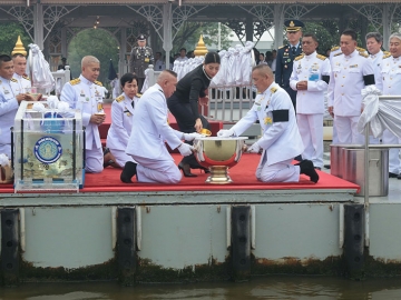 พระเจ้าหลานเธอ พระองค์เจ้าสิริวัณณวรีนารีรัตน์ เสด็จทรงปล่อยพันธุ์ปลา เพื่อบำเพ็ญพระกุศลเนื่องในวันคล้ายวันประสูติ โดยพันธุ์ปลาน้ำจืดที่กรมประมงน้อมถวาย เป็นปลาไทยจำนวน 9 ชนิด ได้แก่ ปลาตะเพียนขาว ปลาตะเพียนทอง ปลาแก้มช้ำ ปลาสร้อยขาว ปลาหมอไทย ปลาเสือพ่นน้ำ ปลากราย ปลาโพง และปลาบึก เพื่อให้ทรงปล่อยลงในแม่น้ำเจ้าพระยา รวมทั้งสิ้น 390,000 ตัว ณ ท่าวาสุกรี กรุงเทพฯ เพื่อเป็นการฟื้นฟูและอนุรักษ์ทรัพยากรสัตว์น้ำในแม่น้ำเจ้าพระยา ให้อุดมสมบูรณ์ เมื่อวันที่ 8 มกราคม 2560