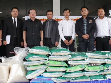 น้ำใจ ลูกพ่อขุนฯ : ผศ.วุฒิศักดิ์ ลาภเจริญทรัพย์ อธิการบดี มหาวิทยาลัยรามคำแหง 
ร่วมกับสถานีวิทยุโทรทัศน์กองทัพบก ช่อง 5 จัดโครงการ “รามคำแหงร่วมใจ
ช่วยผู้ประสบภัยน้ำท่วมภาคใต้” โดยรับบริจาคสิ่งของต่างๆ ที่ด้านหน้าหอประชุม
พ่อขุนรามคำแหงมหาราช เพื่อนำไปช่วยเหลือผู้ประสบภัยน้ำท่วมที่ภาคใต้