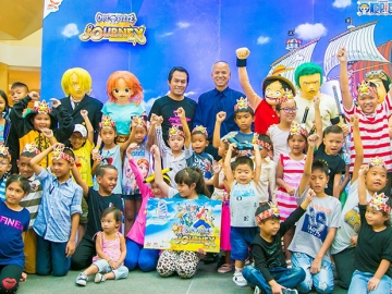 ผจญภัยในโลกของ “วัน พีซ” : สนิท ศรีวิหค รอง ผวจ.ภูเก็ต เปิดงานวันเด็ก “Jungceylon Kids Day 2017 ตอน “ONE PIECE JOURNEY ให้น้องๆ พบเหล่าการ์ตูนคาแร็กเตอร์ญี่ปุ่นเรื่อง “วันพีซ” โดยมี ไพโรจน์ ศรีจันทร์ ผจก.ทั่วไป ศูนย์การค้าจังซีลอน ต้อนรับ ที่ โซนภูเก็ตสแควร์ ศูนย์การค้าจังซีลอน ป่าตอง ภูเก็ต