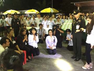 สมเด็จพระเจ้าลูกเธอ เจ้าฟ้าจุฬาภรณวลัยลักษณ์ อัครราชกุมารี เสด็จไปทรงเยี่ยมราษฎรในพื้นที่จังหวัดสุราษฎร์ธานี และพระราชทานถุงยังชีพให้แก่ผู้แทนราษฎรที่ประสบอุทกภัย เมื่อวันที่ 18 มกราคม 2560