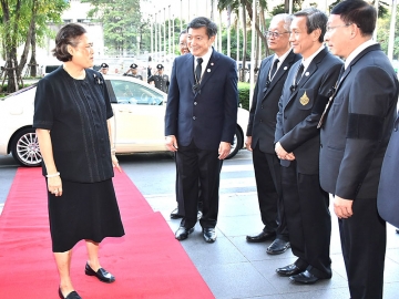 สมเด็จพระเทพรัตนราชสุดาฯ สยามบรมราชกุมารี ประธานมูลนิธิรางวัลสมเด็จเจ้าฟ้ามหิดล ในพระบรมราชูปถัมภ์ เสด็จพระราชดำเนินไปทรงเปิดการประชุมวิชาการนานาชาติประจำปี รางวัลสมเด็จเจ้าฟ้ามหิดล ประจำปี 2560 (Prince Mahidol Award Conference 2017) ณ โรงแรมเซ็นทาราแกรนด์ฯ เซ็นทรัลเวิลด์