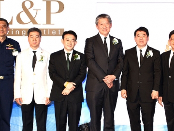 ครบรอบ 30 ปี : สัจจะ ไชยรัตน์ติเวช ประธาน บจก.เครื่องนอนไทย จัดงานฉลองครบรอบพร้อมเปิดตัวโชว์รูม L&P Living Outlet โดยมี พล.อ.ท.บุญเอนก ดวงอุไร, จิรชัย มูลทองโร่ย และ วิเชษฐ์ เกษมทองศรี ร่วมงาน ที่ โชว์รูม L&P ถ.ราษฎร์บูรณะ