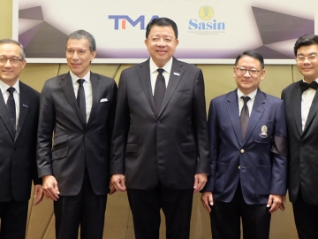 บริหารจัดการเป็นเลิศ         รศ.ดร.อดิทธิ์ เชี่ยวสกุล จาก สถาบันบัณฑิตบริหารธุรกิจ ศศินทร์ แห่งจุฬาลงกรณ์มหาวิทยาลัย และ วิสิฐ ตันติสุนทร ประธานสมาคมการจัดการธุรกิจแห่งประเทศไทย แถลงข่าวโครงการ “Thailand Corporate Excellence Awards 2016” โดยมี ธรรมศักดิ์ จิตติมาพร และ ดร. ดอน ภาสะวณิช ร่วมงาน ที่ โรงแรมสยามเคมปินสกี้