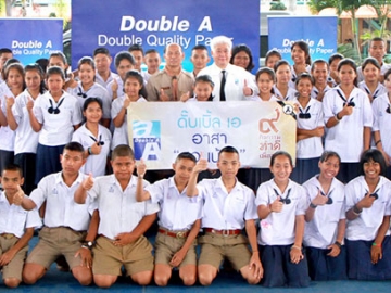 ถวายเป็นพระราชกุศล : ชาญวิทย์ จารุสมบัติ รอง กก.ผจก.ใหญ่ ดั๊บเบิ้ล เอ นำพนักงานร่วมกิจกรรม “อาสาพัฒนาห้องสมุด” พร้อมมอบหนังสือเสริมความรู้และชั้นหนังสือให้แก่ วิฑูรย์ พรมมิ ผอ.โรงเรียนบางวัว จ.ฉะเชิงเทรา และมอบให้โรงเรียนต่างๆ ในจังหวัดฉะเชิงเทรา และจังหวัดชลบุรี รวม 5 แห่ง ซึ่งเป็น 1 ในโครงการ 9 กิจกรรมทำดีเพื่อพ่อ ที่ร่วมทำกิจกรรมสาธารณประโยชน์ให้กับชุมชนและสังคม