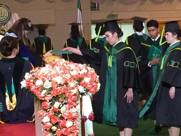 สมเด็จพระเจ้าอยู่หัว ทรงพระกรุณาโปรดเกล้าฯให้ สมเด็จพระเจ้าลูกเธอ เจ้าฟ้าจุฬาภรณวลัยลักษณ์อัครราชกุมารี เสด็จแทนพระองค์ ไปในการพระราชทานปริญญาบัตรแก่ผู้สำเร็จการศึกษาจาก มหาวิทยาลัยแม่โจ้ ประจำปีการศึกษา 2558-2559 ณ อาคารศูนย์กีฬากาญจนาภิเษก รัชกาลที่ 9 มหาวิทยาลัยแม่โจ้ อำเภอสันทราย จังหวัดเชียงใหม่ เมื่อวันที่ 18 กุมภาพันธ์ 2560