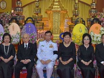 บำเพ็ญกุศล : โพธิพงษ์ - ยุพา - นวลพรรณ ล่ำซำ, อุไร - อนันตชัย คุณานันทกุล, ดร.คุณหญิงกัลยา 
โสภณพนิช, สุทธิเกียรติ จิราธิวัฒน์ และ อาภัสรา หงสกุล ร่วมในงานพระพิธีธรรมสวดพระอภิธรรมศพในพระราชา
นุเคราะห์แก่ นางอารยา วิชิตชลชัย ผู้พิพากษาอาวุโสในศาลฎีกา ภริยา ศ.พรเพชร วิชิตชลชัย ประธานสภานิติบัญญัติแห่งชาติ ณ ศาลา 5 วัดโสมนัสราชวรวิหาร เขตป้อมปราบศัตรูพ่าย โดยกำหนดสวดถึงวันอาทิตย์ที่ 8 กรกฎาคม 2561