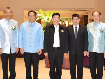 อำลาหน้าที่ : พล.อ.สุรศักดิ์ กาญจนรัตน์ รมว.ทรัพยากรธรรมชาติและสิ่งแวดล้อม เป็นประธานในงาน “Memory of Love : ความทรงจำแห่งรัก” ที่จัดให้แก่ข้าราชการของกระทรวงทรัพยากรธรรมชาติและสิ่งแวดล้อม ผู้เกษียณอายุในปีนี้ เพื่อแสดงความรักและผูกพัน ที่ โรงแรมริชมอนด์ ถนนรัตนาธิเบศร์
